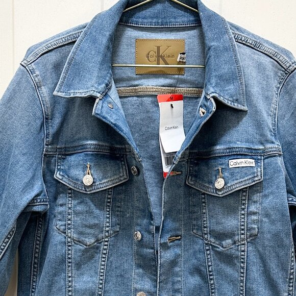 Calvin Klein Women's Classic Trucker Denim Jacket Size M Medium Blue Stretch NEW - Picture 2 of 15
